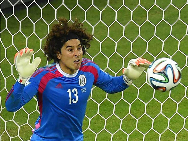 Bóng đá - SAO "dị" nhất World Cup - Ochoa: "Thánh bắt gôn" 4 năm tỏa sáng 1 lần