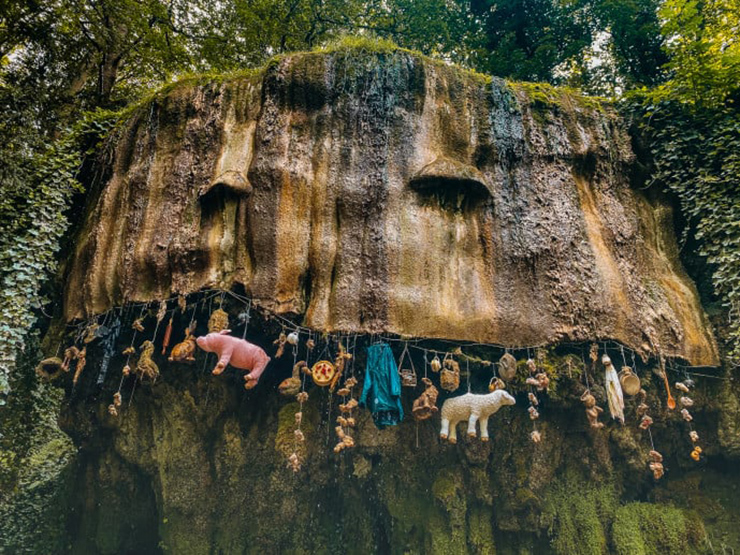 Top 10 địa điểm kỳ quặc nhất ở quê hương đội tuyển Tam Sư - 2