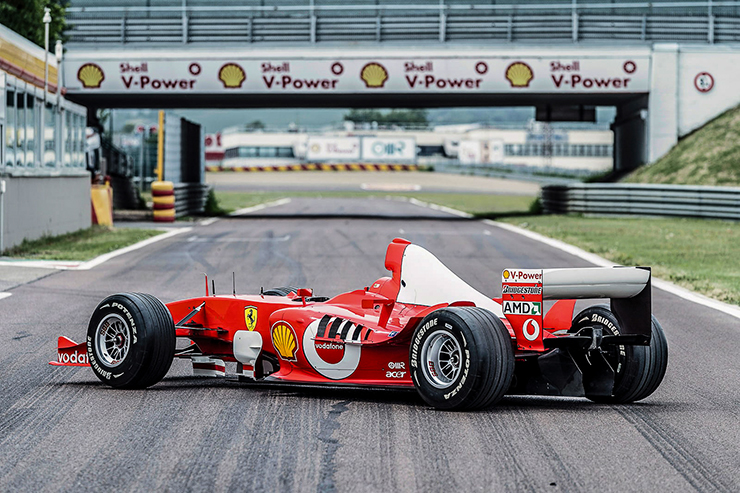 Xe đua Ferrari F2003 của tay lái huyền thoại Michael Schumacher bán đấu giá hơn 370 tỷ đồng - 4