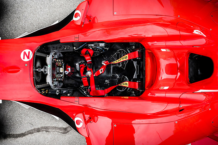 Xe đua Ferrari F2003 của tay lái huyền thoại Michael Schumacher bán đấu giá hơn 370 tỷ đồng - 5