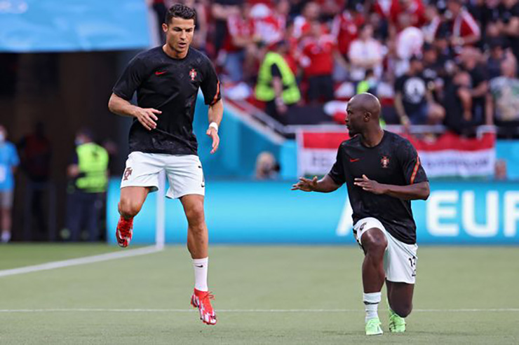 Danilo Pereira không có vấn đề với Ronaldo sau lùm xùm chỉ trích MU của CR7