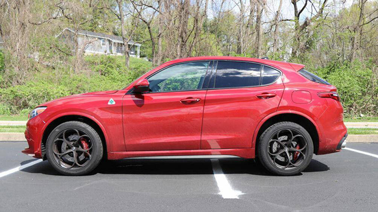 2. Alfa Romeo Stelvio Quadrifoglio
