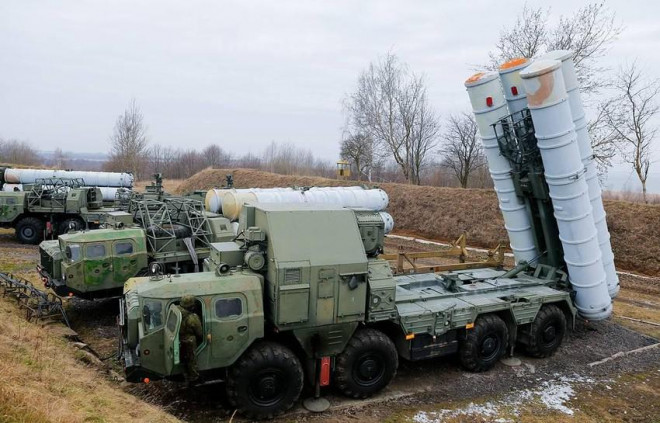 Hệ thống tên lửa đất đối không S-300 của Nga. Ảnh: TASS