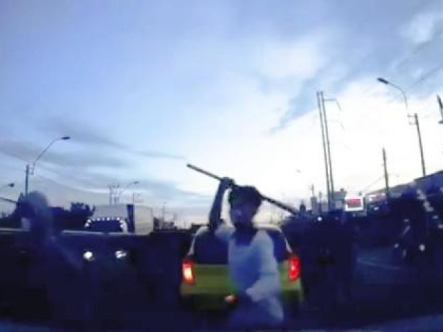 Pháp luật - Nhóm người chặn ô tô, chém tài xế trọng thương trên quốc lộ 1 ở Long An