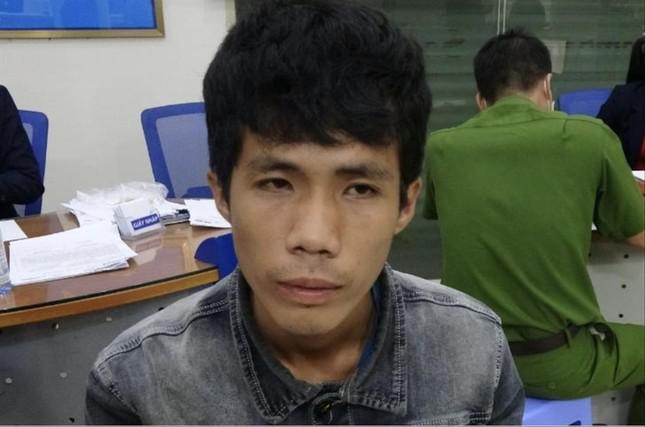 Trần Thanh Luân bị bắt giữ khi dùng súng giả cướp ngân hàng Ảnh: Công an cung cấp