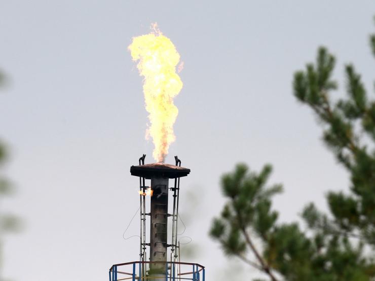 Thế giới - EU sắp ngừng mua hoàn toàn dầu Nga, Ba Lan vẫn đề nghị mua 3 triệu tấn vào năm tới