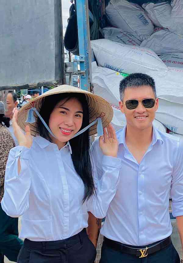 Thủy Tiên - Khánh Thi - Kim Cương: 3 người đẹp showbiz sinh con xong mới chịu mặc áo cô dâu - 5