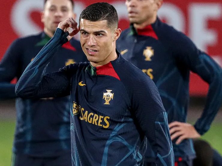 Bóng đá - ĐT Bồ Đào Nha đón tin dữ: Ronaldo bỏ tập, lỡ trận "làm nóng" trước World Cup