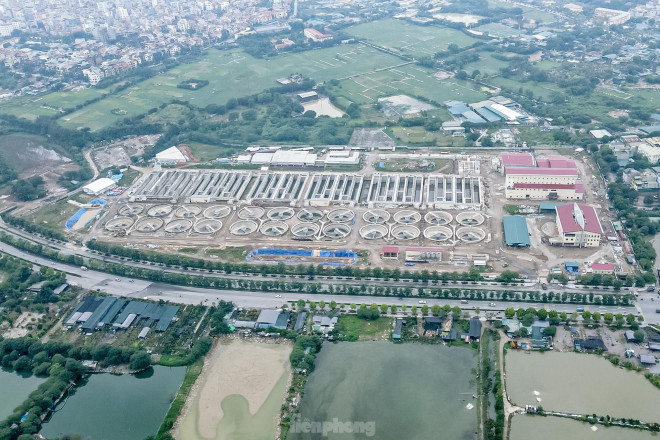 Dự án nhà máy xử lý nước thải Yên Xá có tổng diện tích 13,8 ha, nằm ở cánh đồng Yên Xá (huyện Thanh Trì, Hà Nội) được xem là một trong những dự án quy mô lớn nhất và mang tính cấp bách của Hà Nội về xử lý nước thải.
