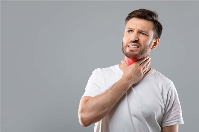 Viêm họng quanh năm – Hầu họng ăn mòn, thực quản hẹp dần vì trào ngược dạ dày - 1