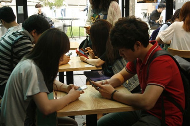 Hãy cho tôi xem bạn chia sẻ gì trên mạng? - 1