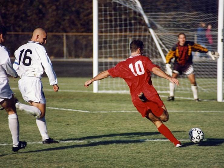 Thời trang - Bóng đá thời bao cấp trong "ký ức bần hàn"