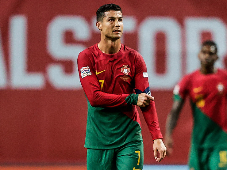 Chấn động kịch bản Ronaldo giải nghệ sau World Cup, từ chối 305 triệu bảng