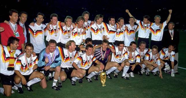 Lịch sử World Cup 1990: Pha &#39;phun mưa&#39;của Rijkaard phơi bày mối &#39;thâm thù&#39; Đức - Hà Lan - 1