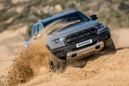 Giá xe Ford Ranger Raptor niêm yết và lăn bánh tháng 11/2022