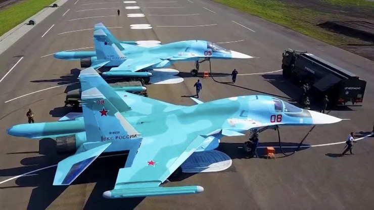 Su-34 là mẫu chiến đấu cơ đa năng chuyên thực hiện các nhiệm vụ tấn công mặt đất.