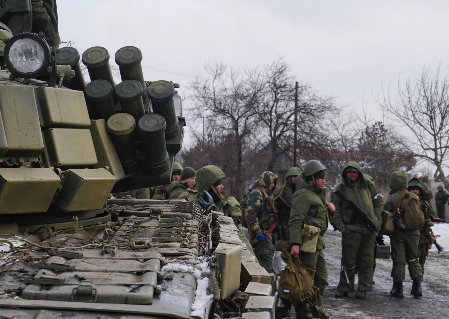 Lực lượng Nga trên tiền tuyến miền Đông Ukraine (ảnh: RT)