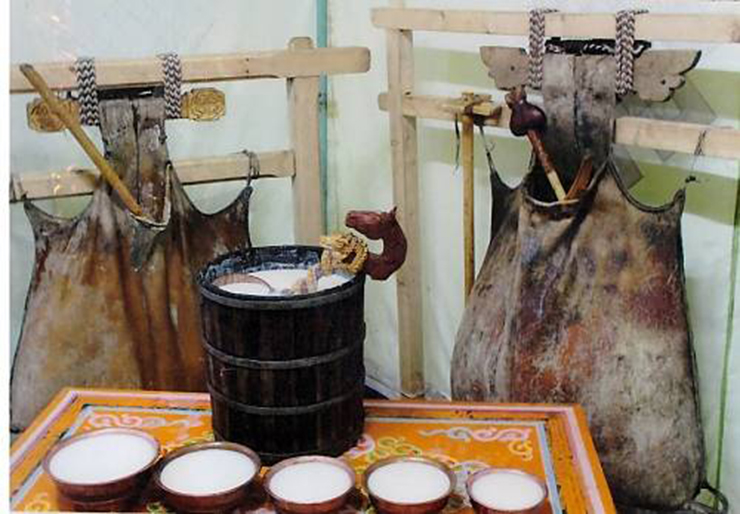 Thức uống từ sữa ngựa của người Mông Cổ rất bổ dưỡng, khách quý mới được mời - 4