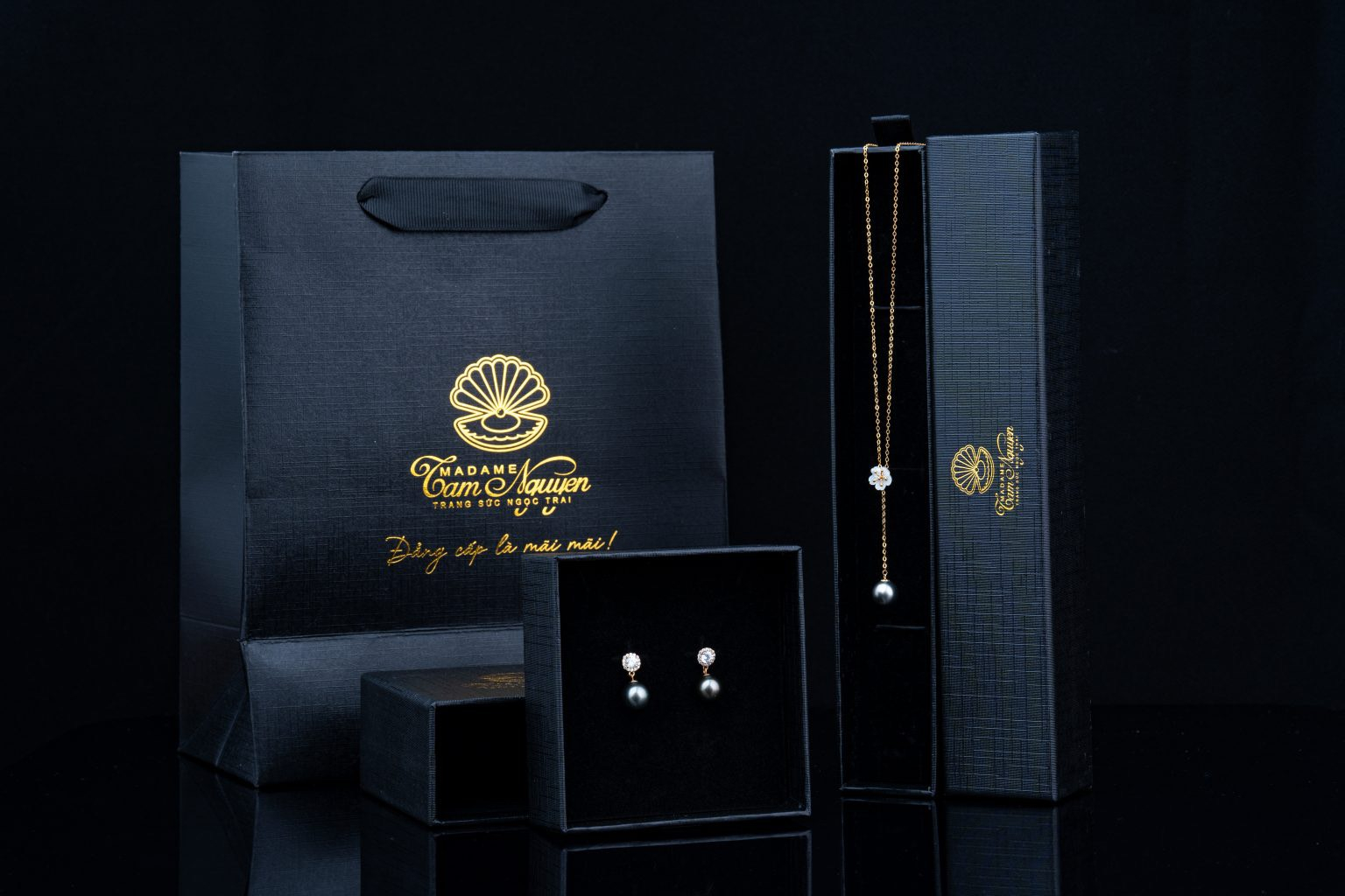 Món quà ngọc trai từ Madame Tâm Nguyễn tỏa sáng nét đẹp bản lĩnh, phi thường của phụ nữ Việt