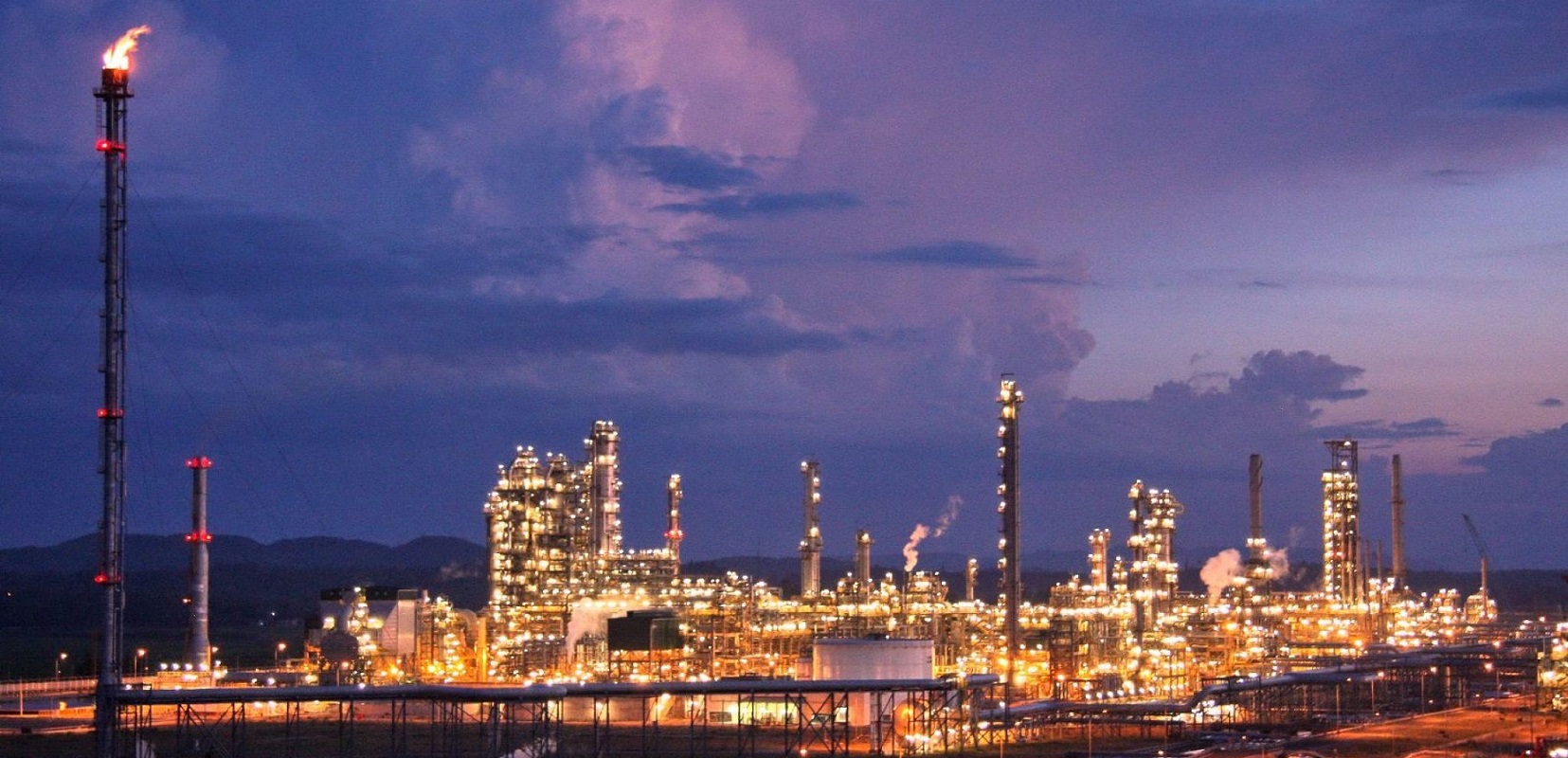 Công ty Lọc hóa dầu Bình Sơn (đơn vị vận hành Nhà máy lọc dầu Dung Quất) cho biết, trong tháng 11, 12 sẽ đưa ra thị trường trên 1,4 triệu m³ xăng dầu các loại