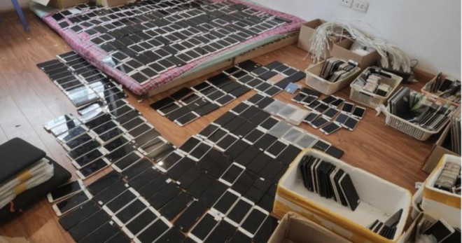 400 chiếc Iphone lậu thu giữ quả tang ở 2 căn hộ chung cư.