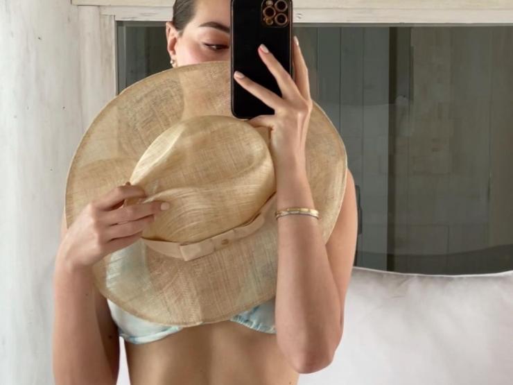 Thời trang - "Hoa hậu nhà giàu" Tây Ban Nha mặc gì cũng đẹp hơn người vì cao 1m75, body chuẩn mực