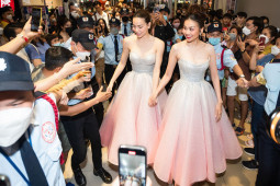 Hà Hồ, Thanh Hằng lấp ló khoe vòng 1, hàng nghìn người vây kín gây náo loạn