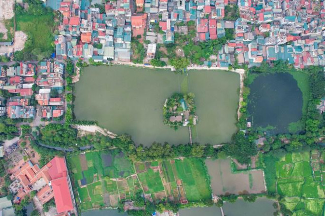 Cận cảnh những hồ nước ở Hà Nội nguy cơ bị “khai tử” để làm nhà, làm đường - 6