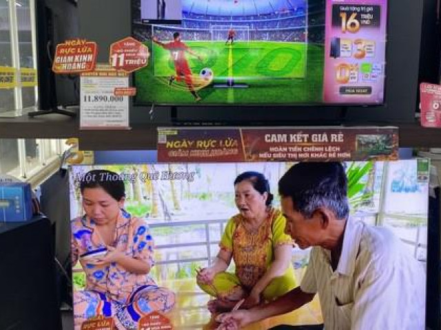 Thị trường - Tiêu dùng - Đua nhau khuyến mãi tivi trước giờ khai mạc World Cup 2022