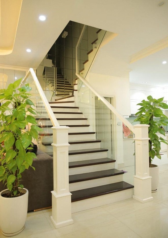 Cầu thang. Ảnh: NSCC