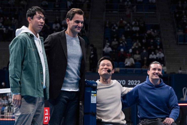 Federer và Nishikori trong sự kiện tổ chức ở Tokyo