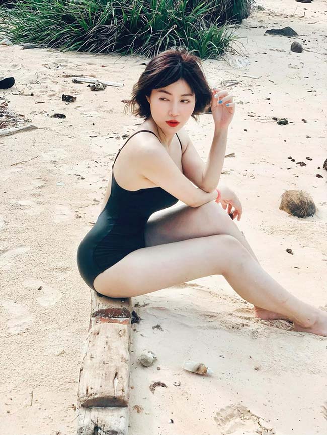 Kể cả trong phim lẫn ngoài đời, Thanh Hương đều ghi điểm bởi ngoại hình xinh đẹp, body săn chắc.
