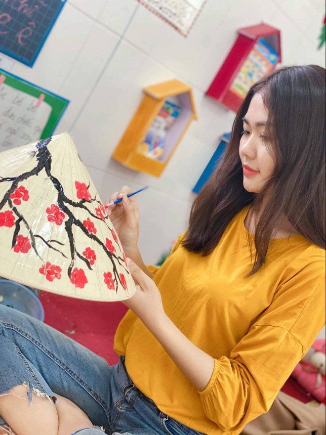 Cô giáo trẻ xinh đẹp Chế Thị Mai Thương