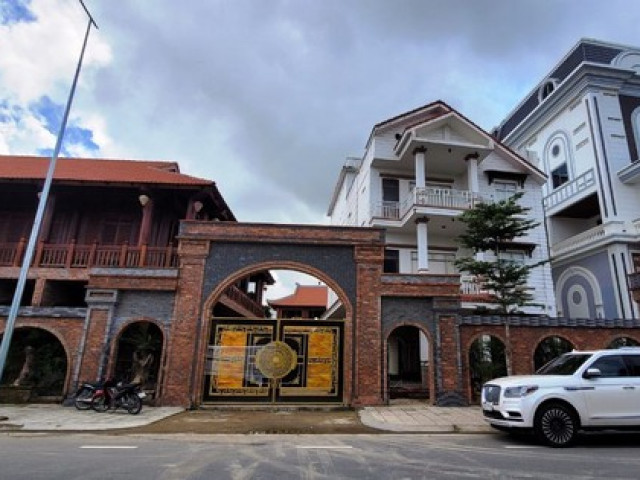 Tin tức trong ngày - Quảng Ngãi yêu cầu xử lý nghiêm vụ xây "biệt phủ" trên đất lấn chiếm