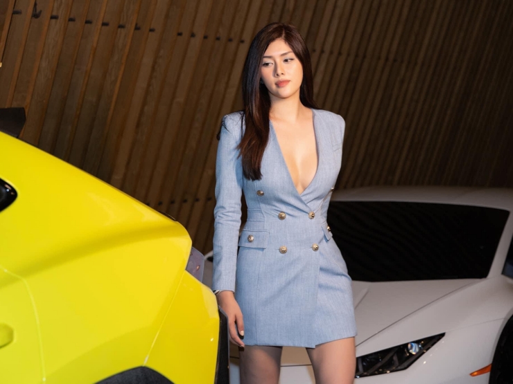 Thời trang - Tiểu thư RMIT "quên" nội y với kiểu mặc "10 năm không lỗi mốt", hút vạn ánh nhìn