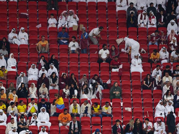 Qatar thất bại trận mở màn World Cup và hành động gây lo ngại của cổ động viên