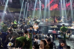 Pháp luật - Đột kích vũ trường Hoàng Gia ở Hải Phòng, tạm giữ gần 400 "dân chơi"