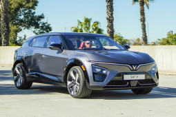 Tin tức ô tô - VinFast hé lộ thông số cơ bản 2 mẫu xe điện VF 6 và VF 7