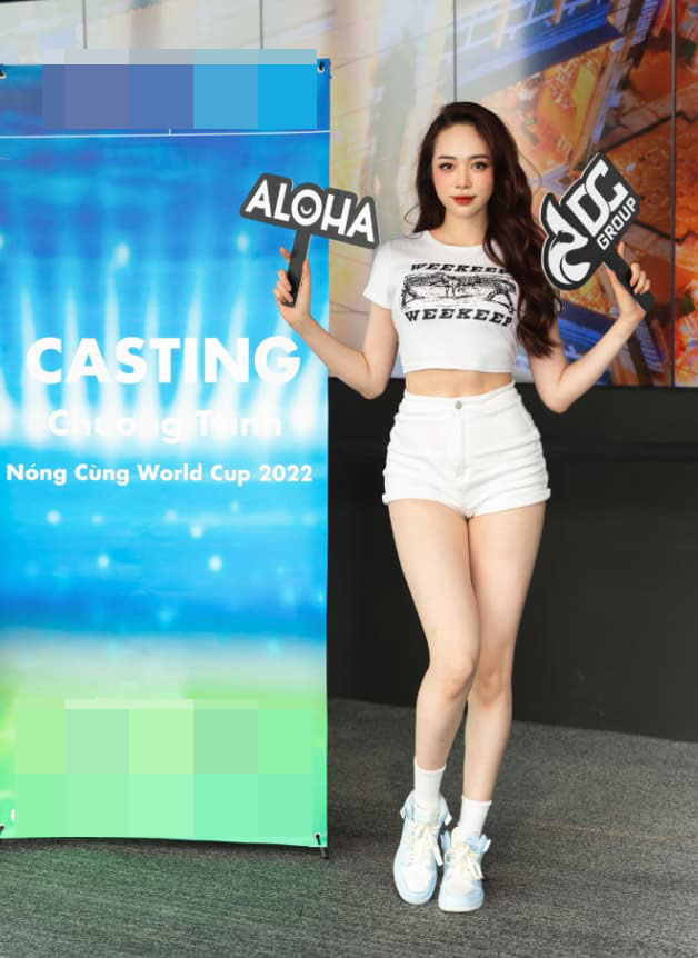Cô cũng là người đẹp góp mặt trong dàn hot girl "Nóng cùng World Cup 2022".