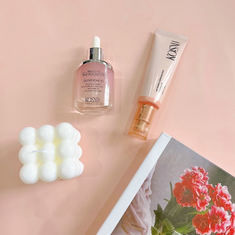 Bộ đôi sản phẩm serum và kem phủ tuyết giúp dưỡng trắng và chống lão hoá sẽ giúp người thương của bạn có được một làn da khiến bao người ganh tị.