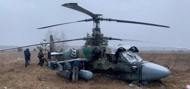 Một chiếc trực thăng Ka-52 của Nga bị bắn hạ tại Ukraine hồi đầu cuộc chiến. Ảnh: FORBES