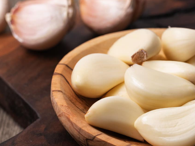 Sức khỏe đời sống - Những bất lợi khi ăn quá nhiều tỏi