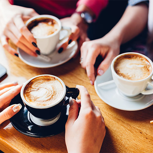 Nếu bạn đang gặp các vấn đề về da tương tự như của Andrew hoặc Reena, thì cà phê có thể là nguyên nhân.