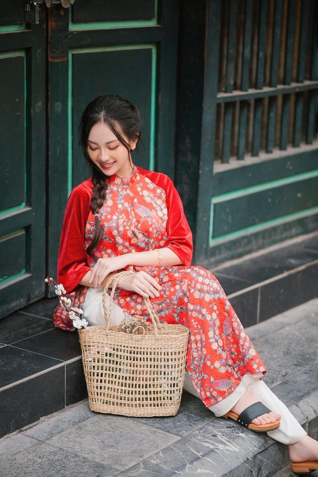 Bên cạnh công việc học, Thúy Hạnh còn được biết đến là người mẫu ảnh, Tiktoker và là KOL.