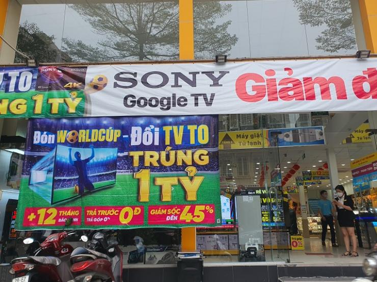 Thị trường - Tiêu dùng - Siêu thị điện máy giảm giá hơn 70%, tặng cả tỷ đồng khi mua tivi mùa World Cup