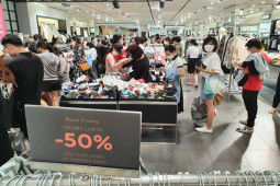 Kinh doanh - "Tôi nhiều lần ăn mì gói qua bữa vì trót mua sắm quá đà"