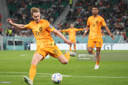 Bóng đá - 2 SAO Hà Lan De Jong - Gakpo phối hợp đẹp như mơ, fan MU "mở cờ trong bụng"