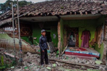 ẢNH: Động đất ở Indonesia khiến ít nhất 162 người chết