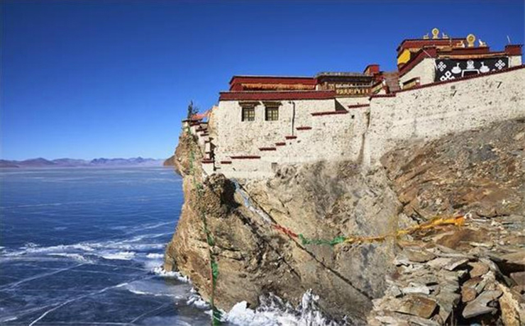 5. Trong số nhiều địa điểm nổi tiếng ở Tây Tạng, có một ngôi làng gần với bầu trời nhất tên là Tuiwa.
