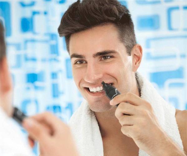 Nam giới nhiều lông mũi vì sao, có nên nhổ bớt không? - 1
